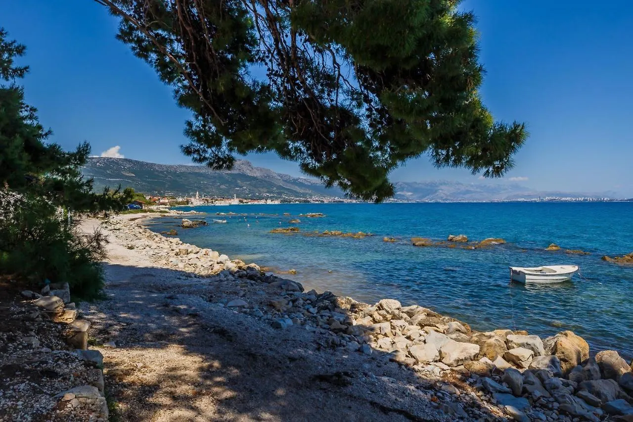 Apartments With A Parking Space Kastel Stafilic, Kastela - 20926