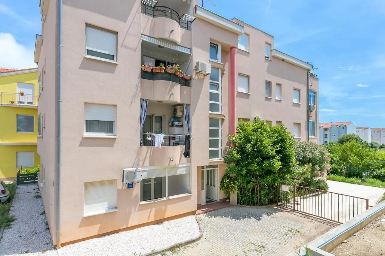 Apartments With A Parking Space Kastel Stafilic, Kastela - 20926 Croatia