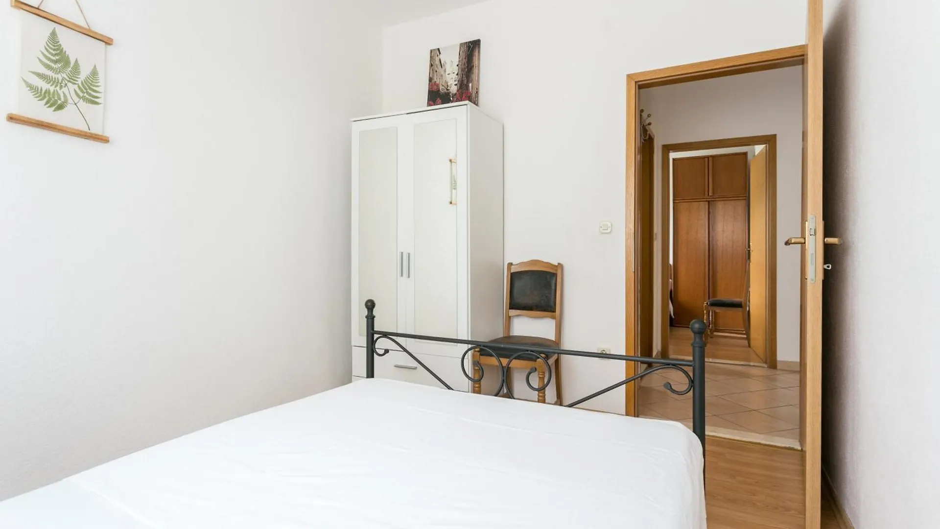 Apartments With A Parking Space Kastel Stafilic, Kastela - 20926